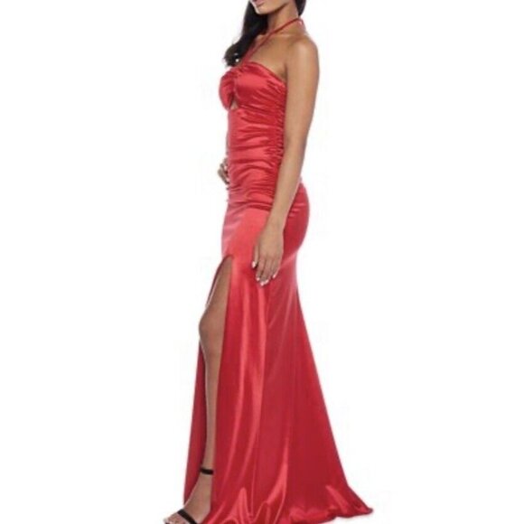 NWT $139 B DARLIN Formal Dress Size 1/2 Juniors Red Satin Keyhole Halter Gown XS - Picture 2 of 16
